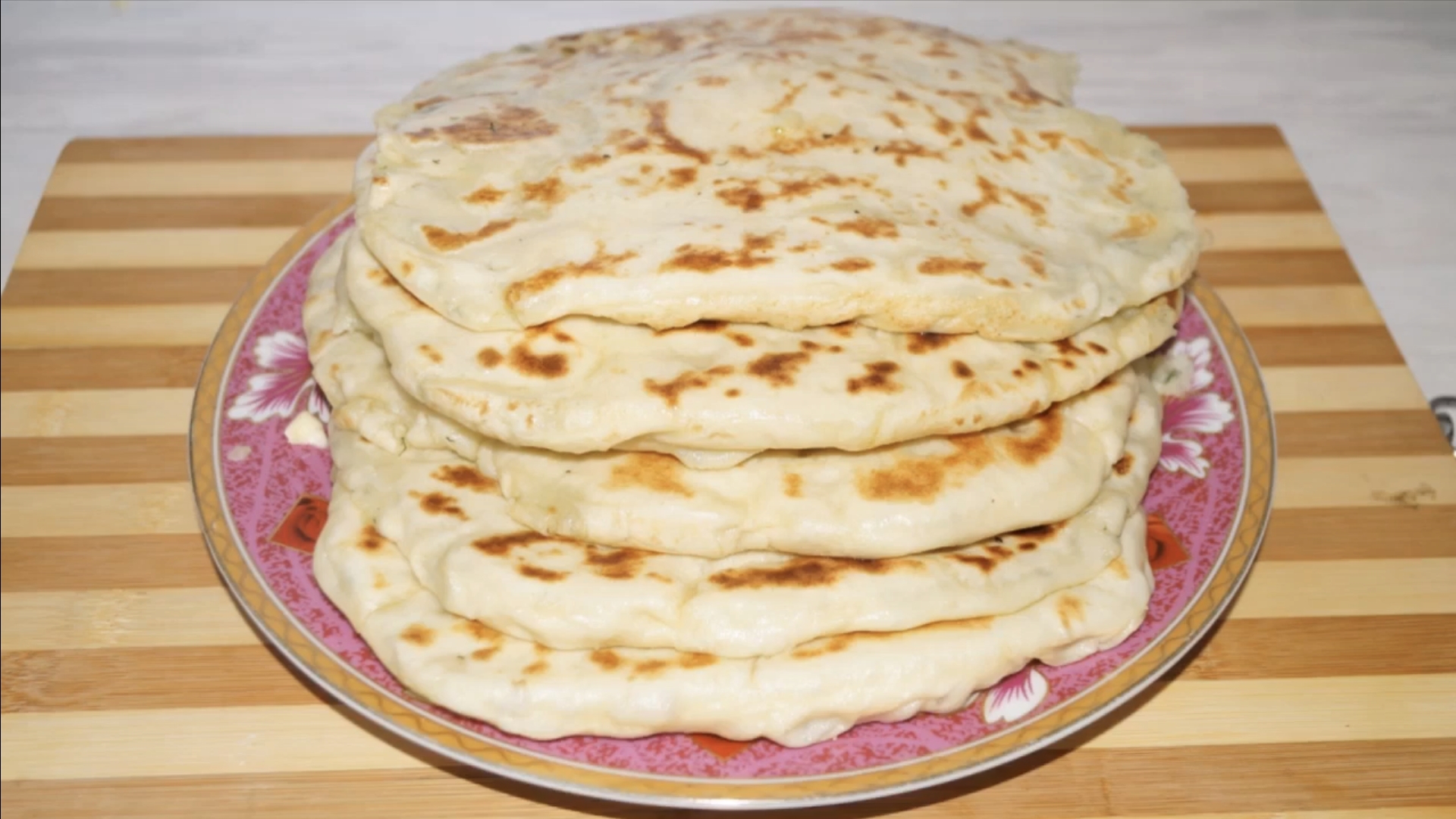 Ооочень вкусные ЛЕПЁШКИ с картофельной начинкой. смотреть онлайн