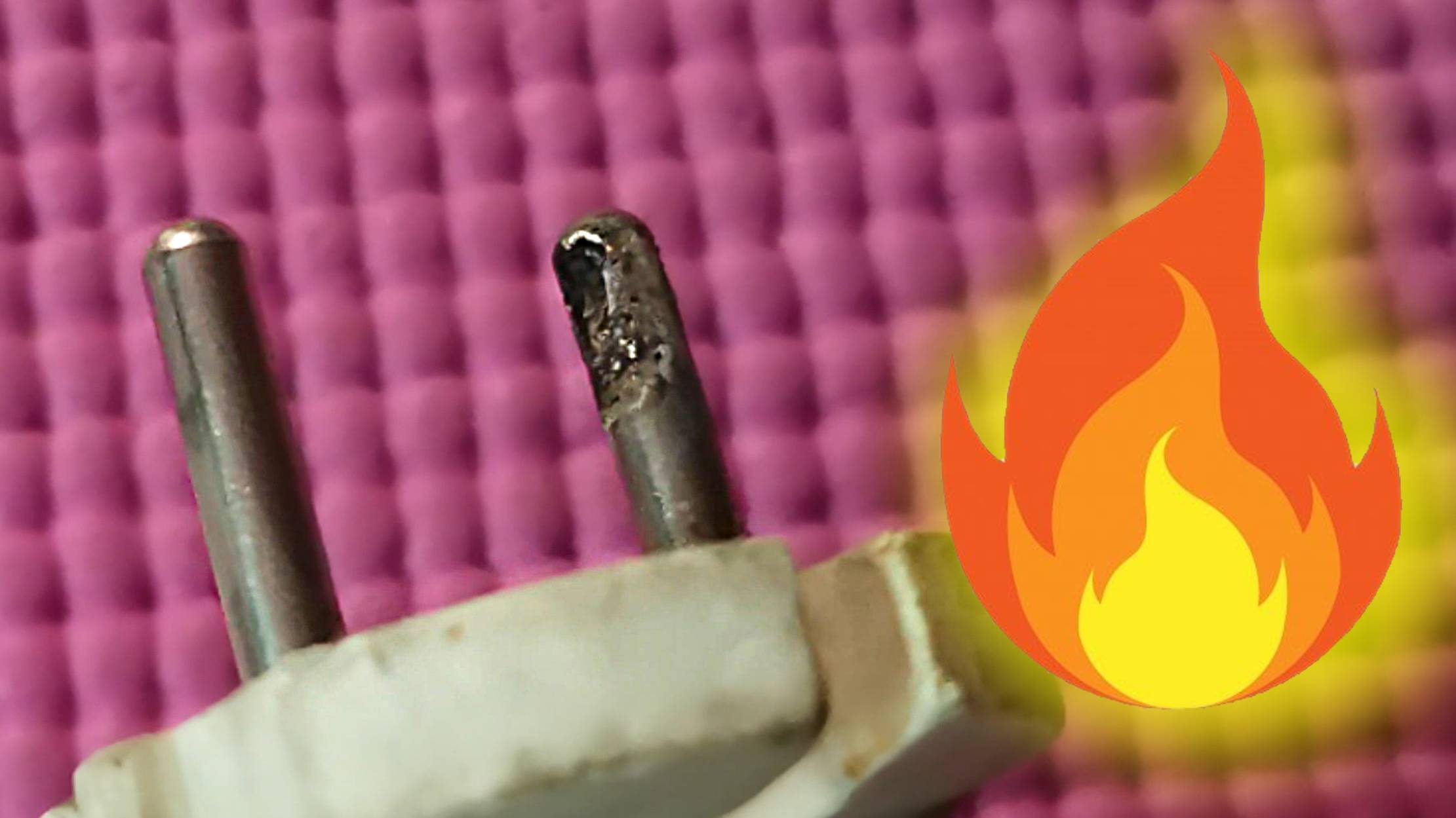 Как выглядит подгоревшая в розетке вилка смотреть онлайн