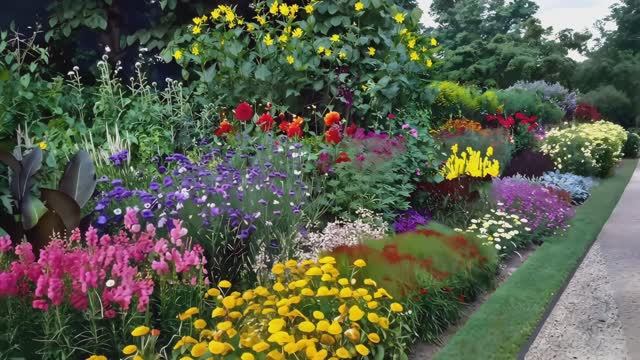 ИДЕИ 2025 ПРЕКРАСНЫЕ НЕБОЛЬШИЕ ПРИУСАДЕБНЫЕ САДЫ смотреть онлайн