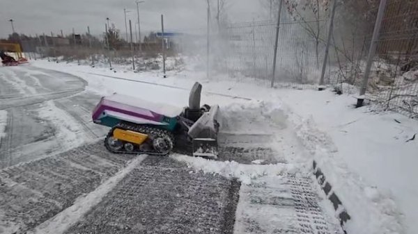 Робот снегоуборщик Venom