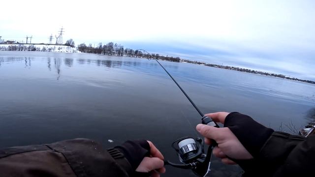 Зима, мороз! А ты со спиннингом на диване? смотреть онлайн