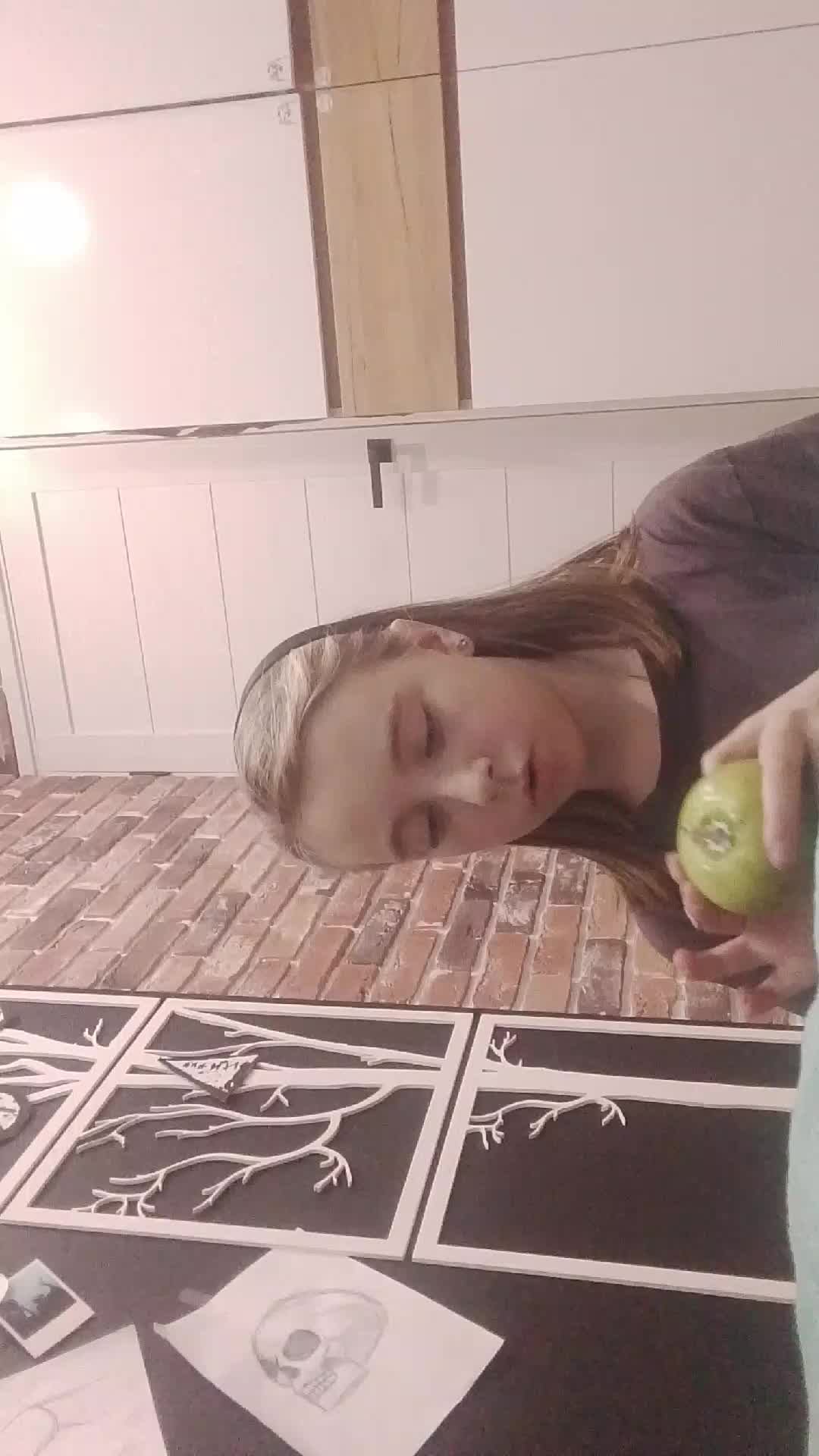 мальчик Коля приди и поздравь меня с 200 подписчиками