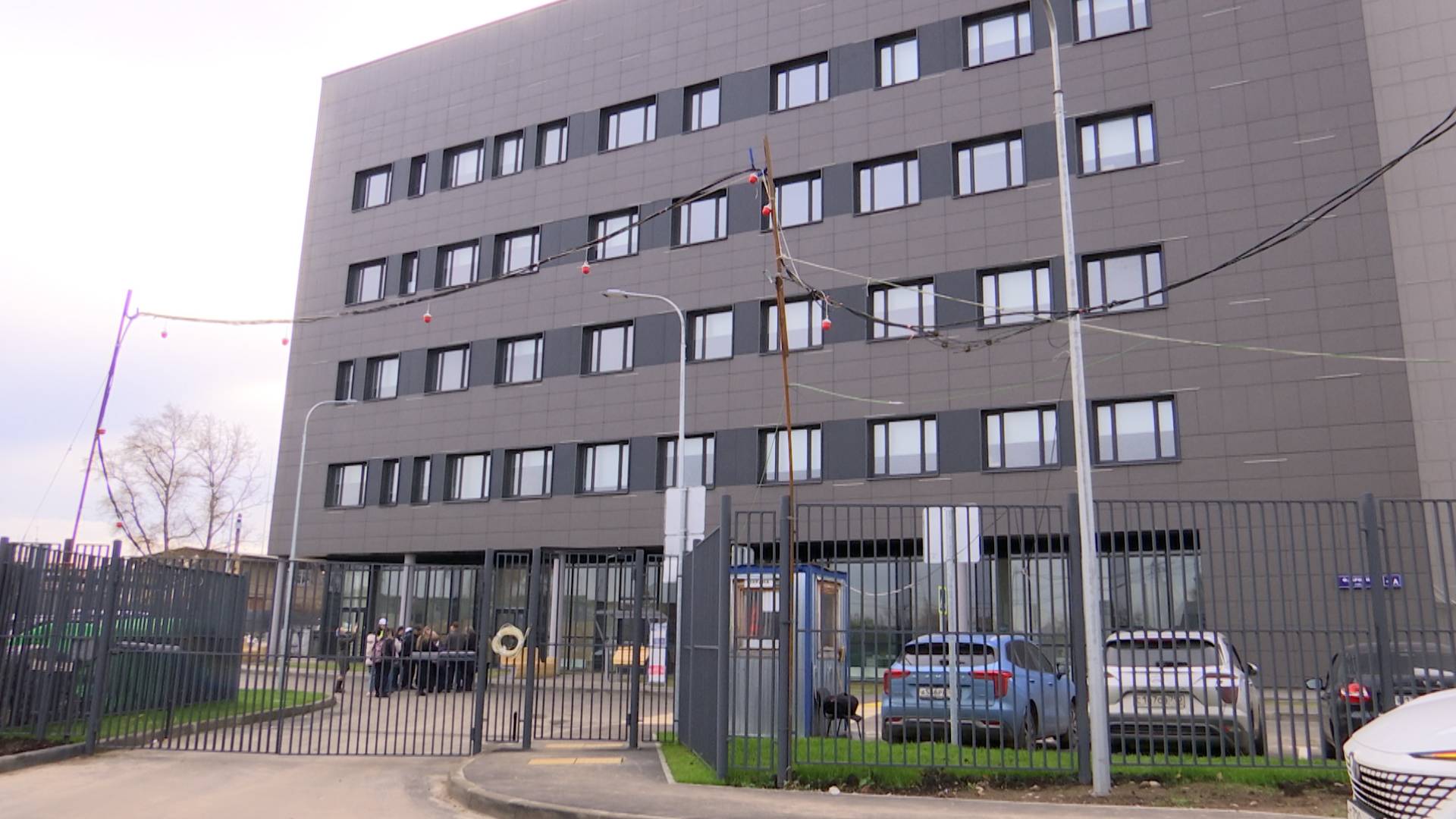 Новая поликлиника в Октябрьском готовится к открытию смотреть онлайн