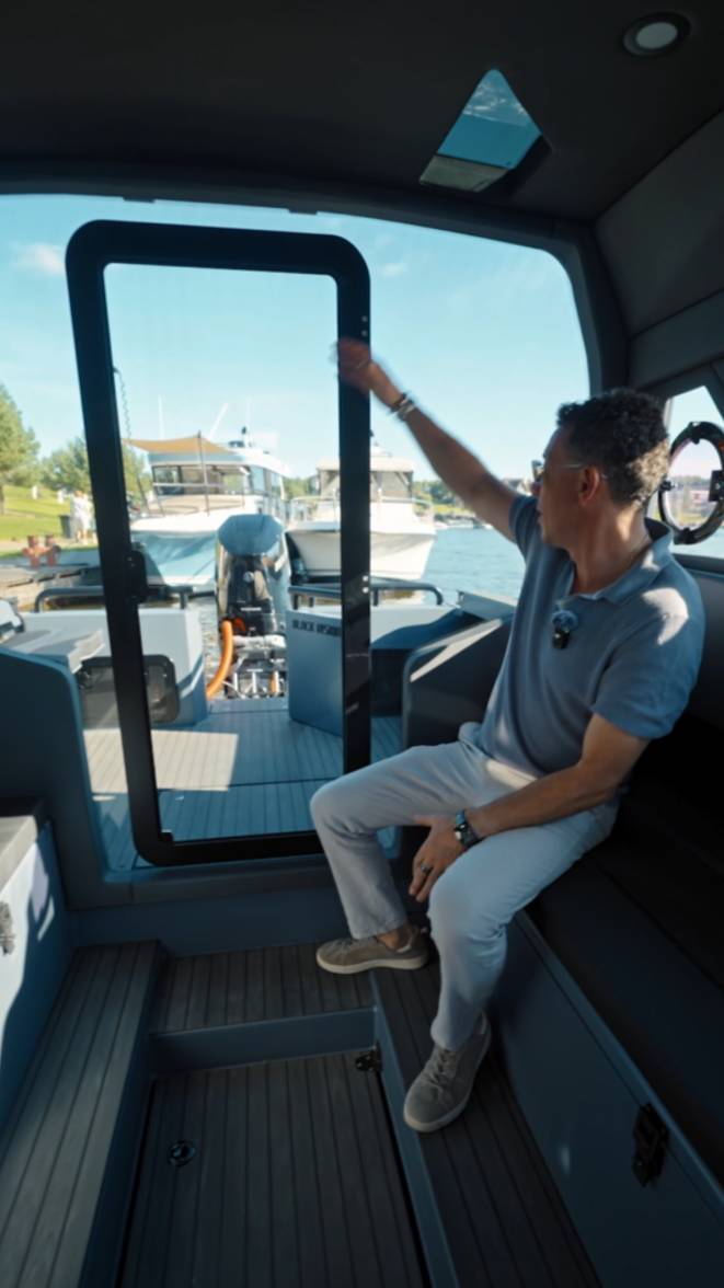 Сколько лошадиных сил нужно, чтобы почувствовать себя супер-катером? Jaktar J-25 в наличии!!! смотреть онлайн