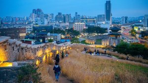 Autumn Night Walk Along Cheonggyecheon Stream, Seoul ｜ Golden Sunset & City Lights