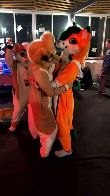 Twitch: EricMyval СОБАКИ СЛИПЛИСЬ смотреть онлайн