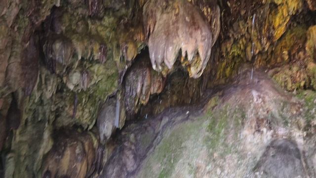 Геленджик. Подколзин яр, грот.