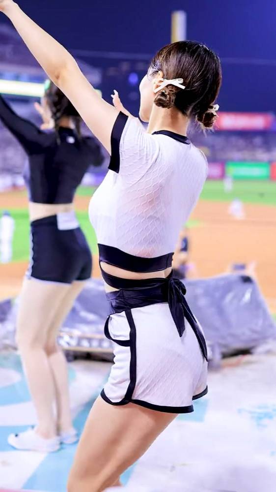 Напряженное место Юн Зина смотреть онлайн