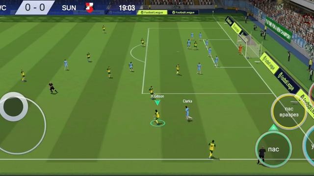 Играю в Fifa23 на телефоне Ангелины Комаровой! Ничем не отличается!