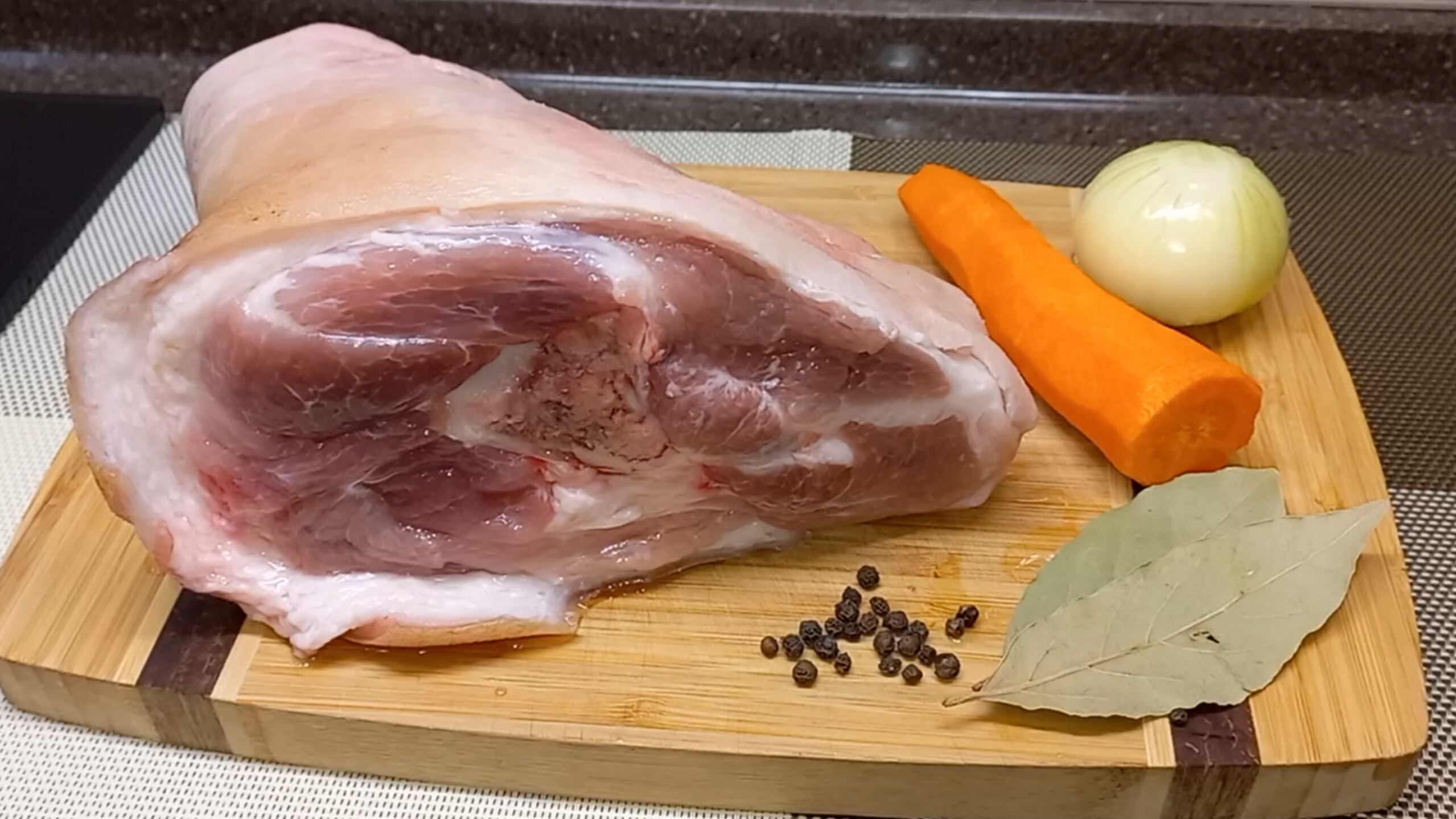 Свиная рулька! Как приготовить свиную рульку вкусно! смотреть онлайн