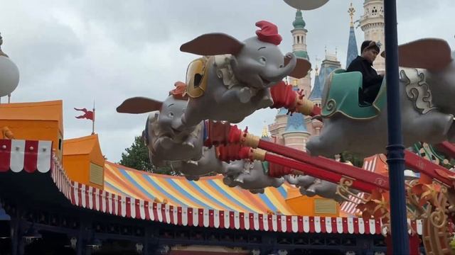 Disneyland Шанхай - самый современный Диснейленд в мире! смотреть онлайн