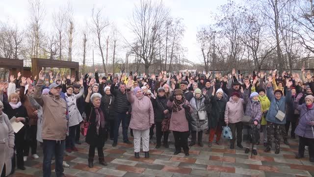 Шестиполосная магистраль по скверу Плющево - "мечта", почему же жители против? смотреть онлайн