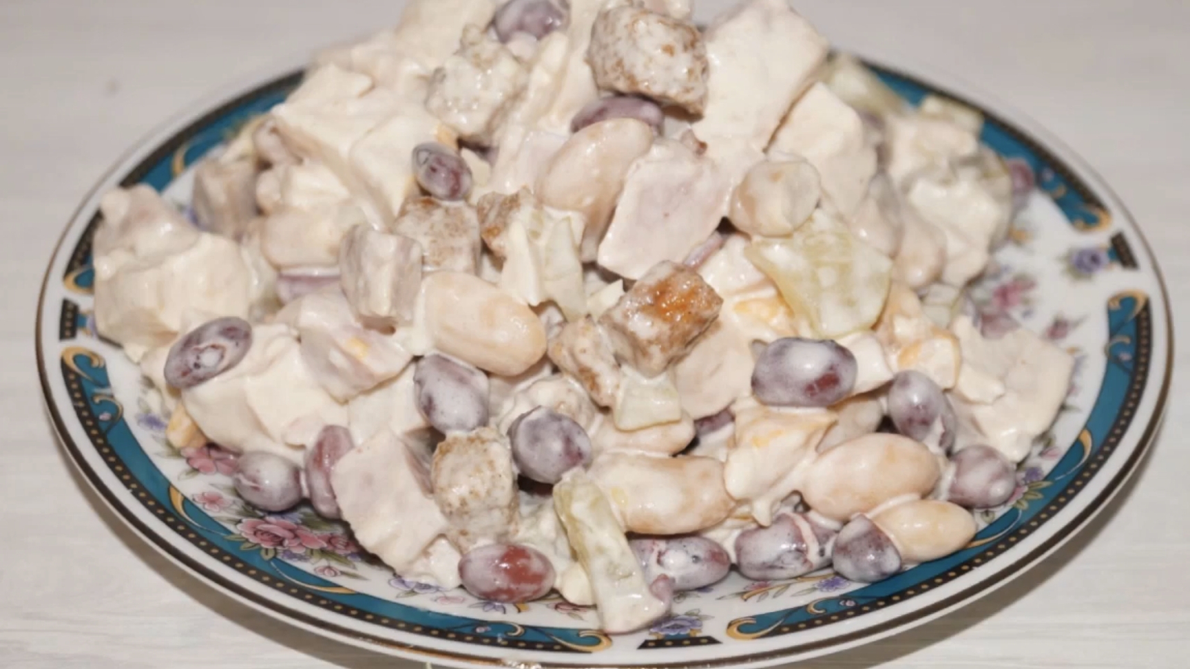 Простой и очень вкусный салат из фасоли за 10 минут! смотреть онлайн