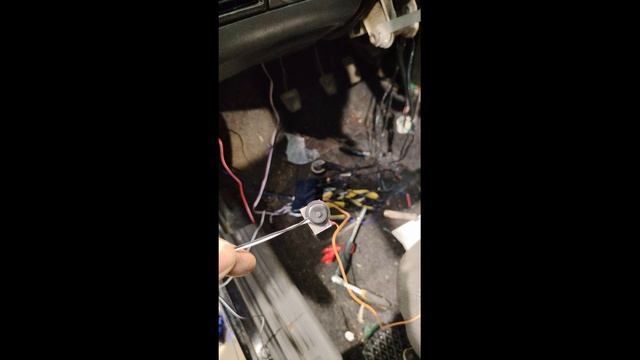 ВАЗ 2114 Установка автосигнализации Часть 10 монтаж светодиода, кнопки валет, датчика удара