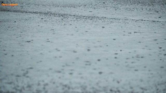 DNDM & Davvi - Under The Rain (Retro Deep Sound) смотреть онлайн