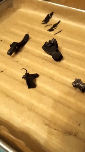 Покраска оружия: красим ПМ матовой черной краской Оникс.mp4