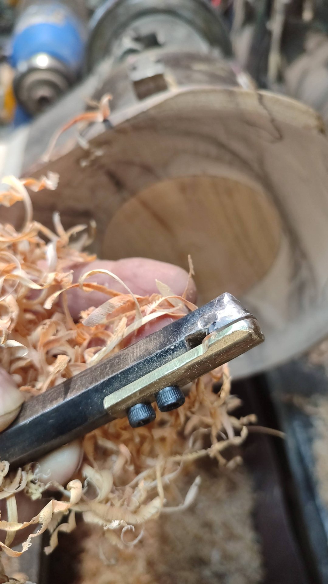 Точение по эвкалипту стругающими резцами. смотреть онлайн