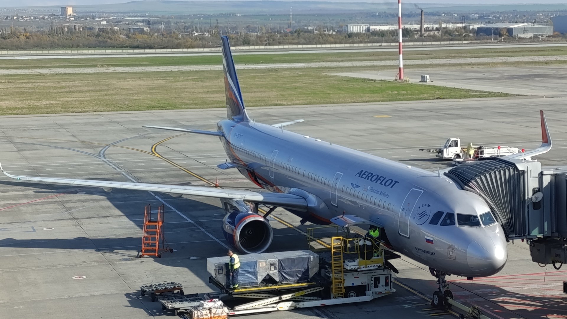 Перелет на самолете Airbus A321 а/к Аэрофлот рейс SU1311 Минеральные Воды - Москва смотреть онлайн