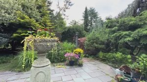 САДЫ США. УДИВИТЕЛЬНЫЙ ПО КРАСОТЕ ЧАСТНЫЙ САД ПОД БОСТОНОМ ТИХИМ ЛЕТНИМ УТРОМ