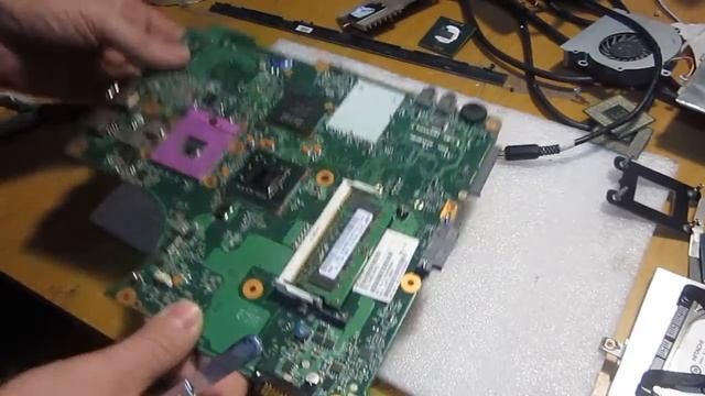 Toshiba L300 не всегда включается