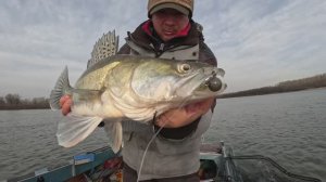 Отлично завершил сезон жидкой воды. Крайний выезд на спиннинг.