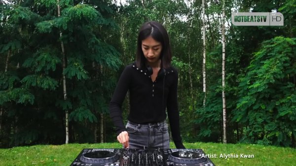 Electronic Music Experience • Clubs, Events, Festivals &amp; Studio Sessions 🎧🎶 Ad-free for subscri