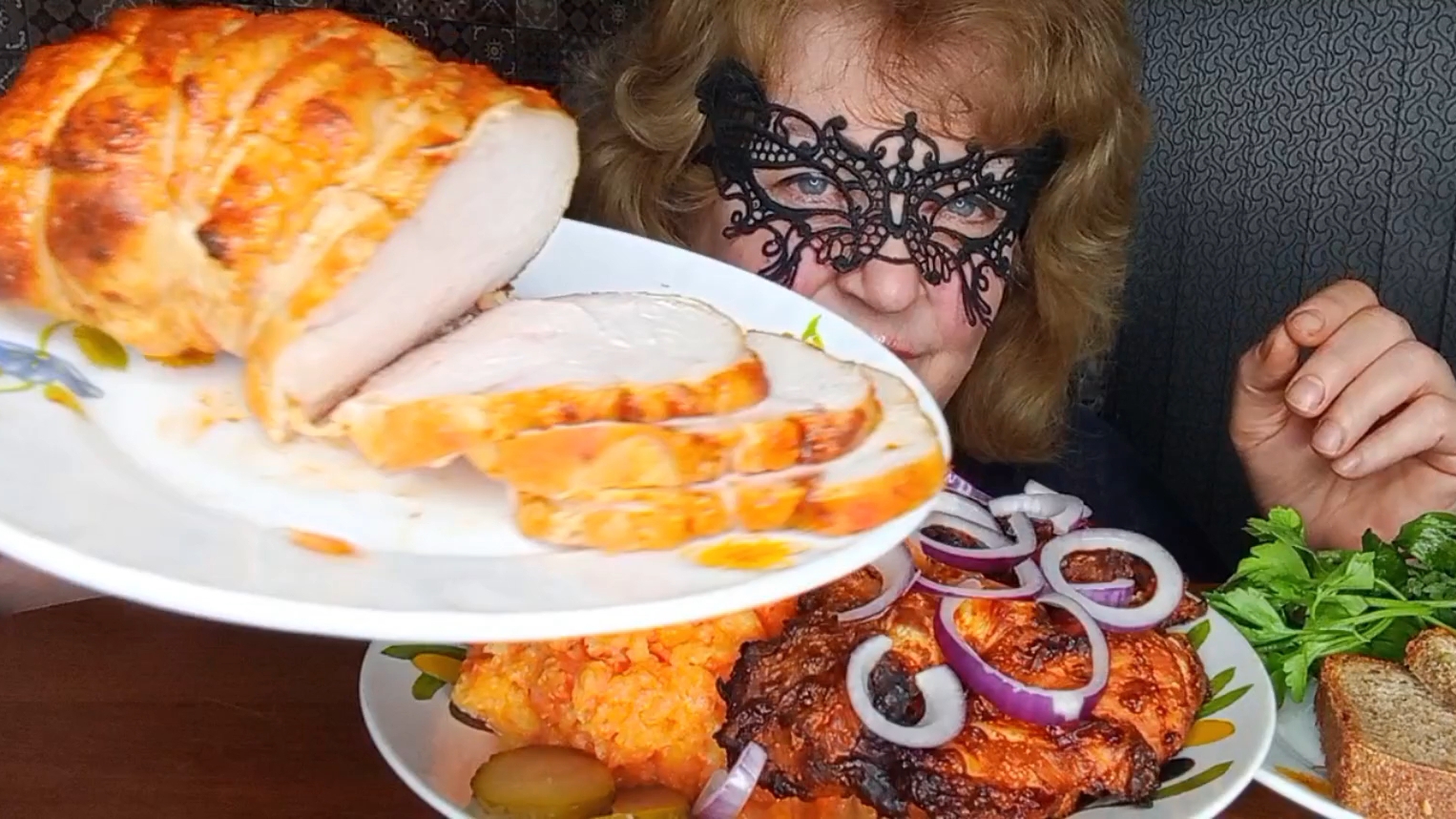 МУКБАНГ"БЛЮДО НА ПРАЗДНИЧНЫЙ СТОЛ" МУКБАНГ/ЕДА НА КАМЕРУ/ смотреть онлайн