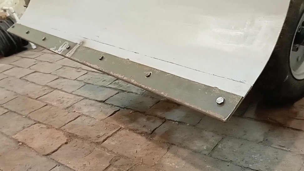 Стальная накладка на нож отвала, для уборки снега.