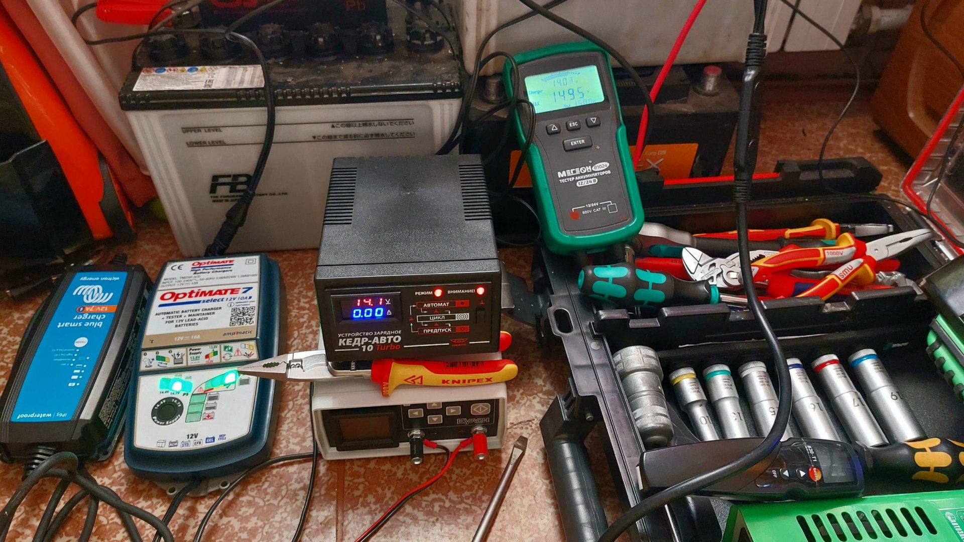 Зарядное Устройство - КЕДР - АВТО 10 ТУРБО. Мини - обзор. Вскрытие. Первые впечатления. смотреть онлайн