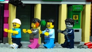 Лего Сити - Фальшивое нападение зомби и ограбление