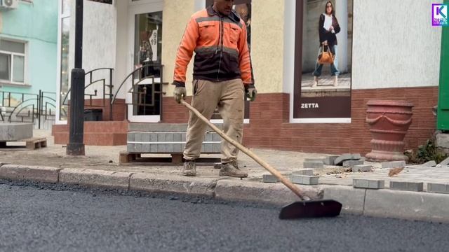 В Кооперативном переулке обновляют дорожное покрытие смотреть онлайн