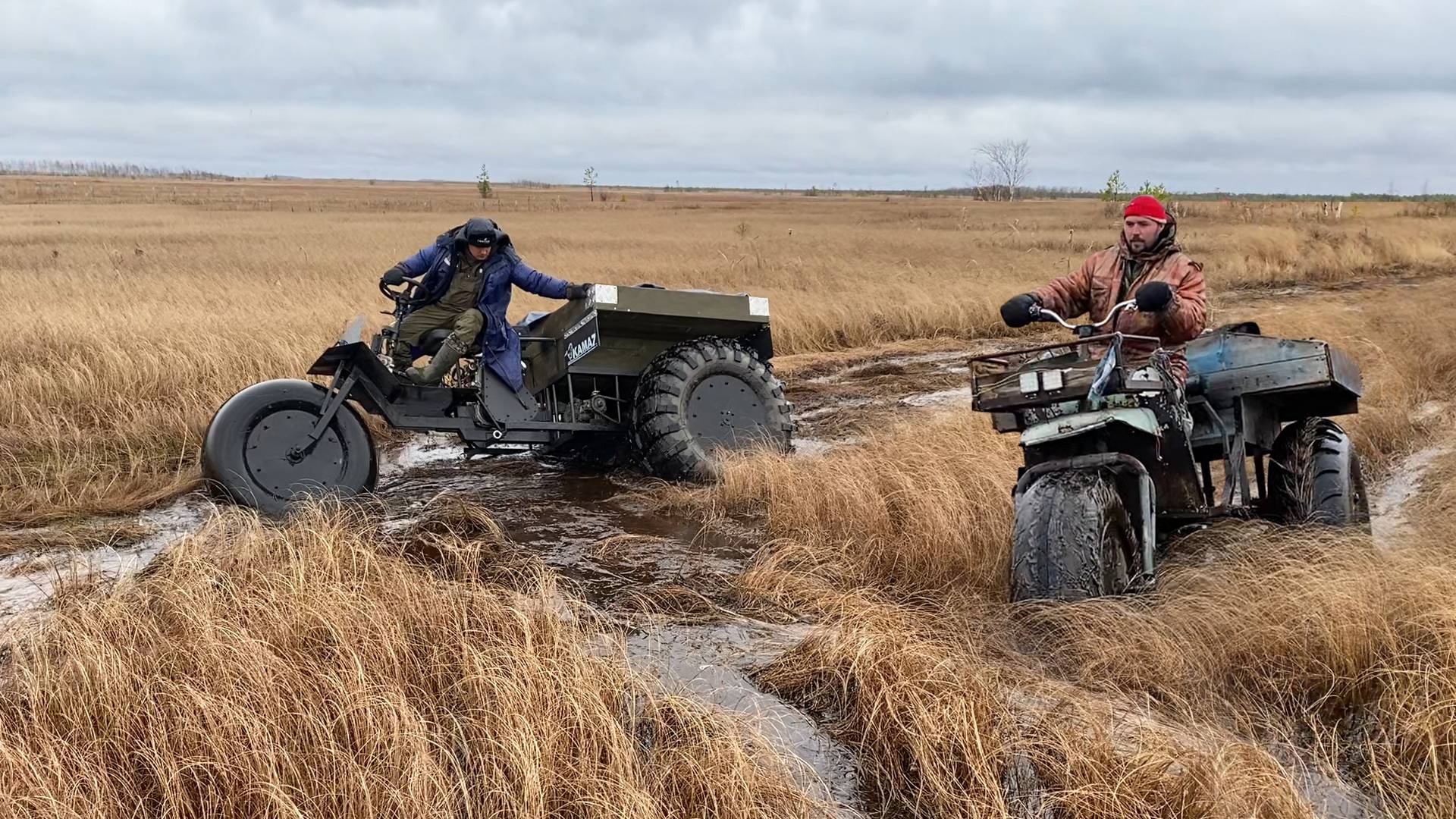 ВАСЮГАНСКИЕ БОЛОТА. СНЕГ, ВЕТЕР, но РЫБА КЛЮЁТ. Осенняя рыбалка на озере Тенис