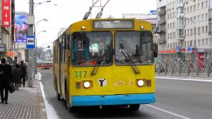 Троллейбус Екатеринбурга ЗиУ-682Г [Г00] №317 маршрут 26 на остановке "Проспект Ленина"