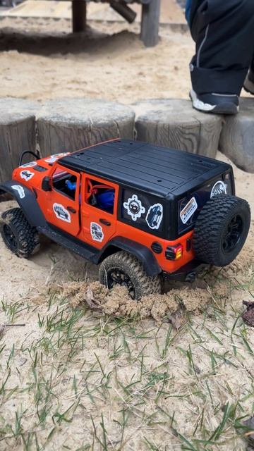 Джип буксует в песке #mn128