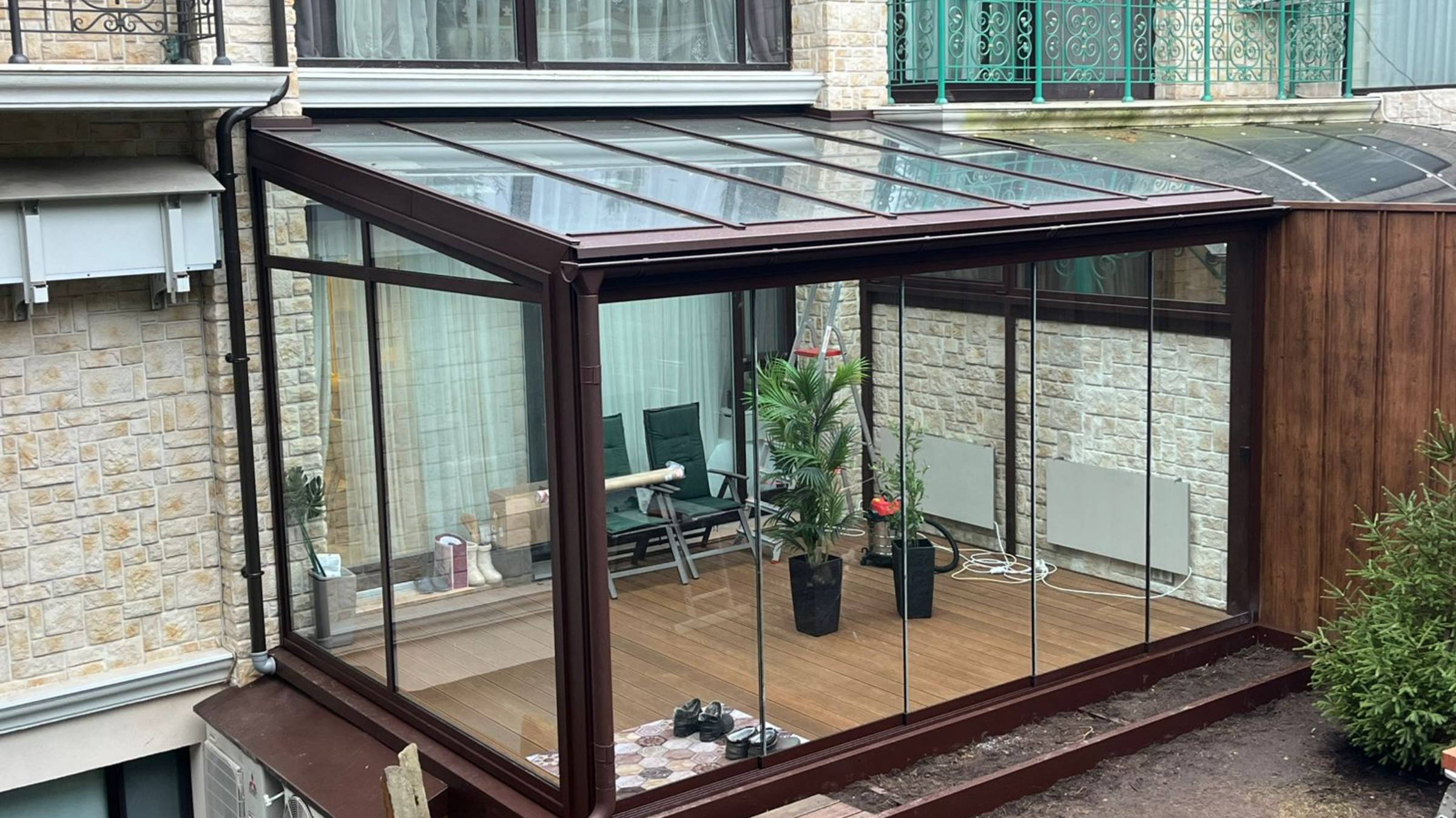 Раздвижная стеклянная терраса