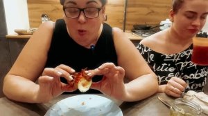 Дочка ,кормит ,почти ПП -Чиабатта(на масле),бекон 😉/Пробую впервые халапенью/Мукбанг