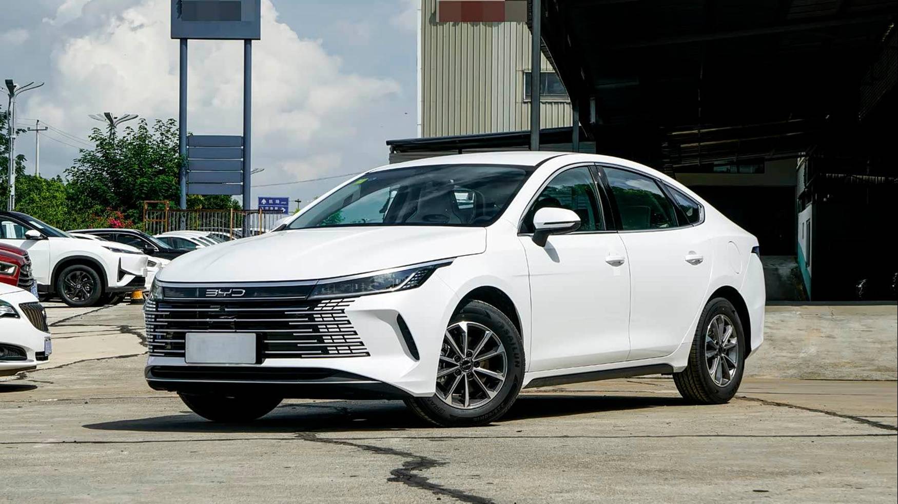 BYD Destroyer 05 DM-i 55KM Comfort Edition 2025 года выпуска смотреть онлайн