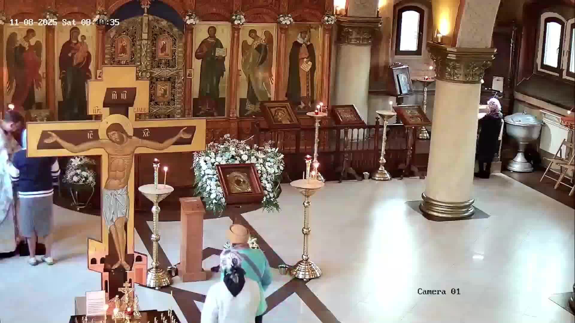 Божественная литургия. 8.11.2025 в 9-00. смотреть онлайн