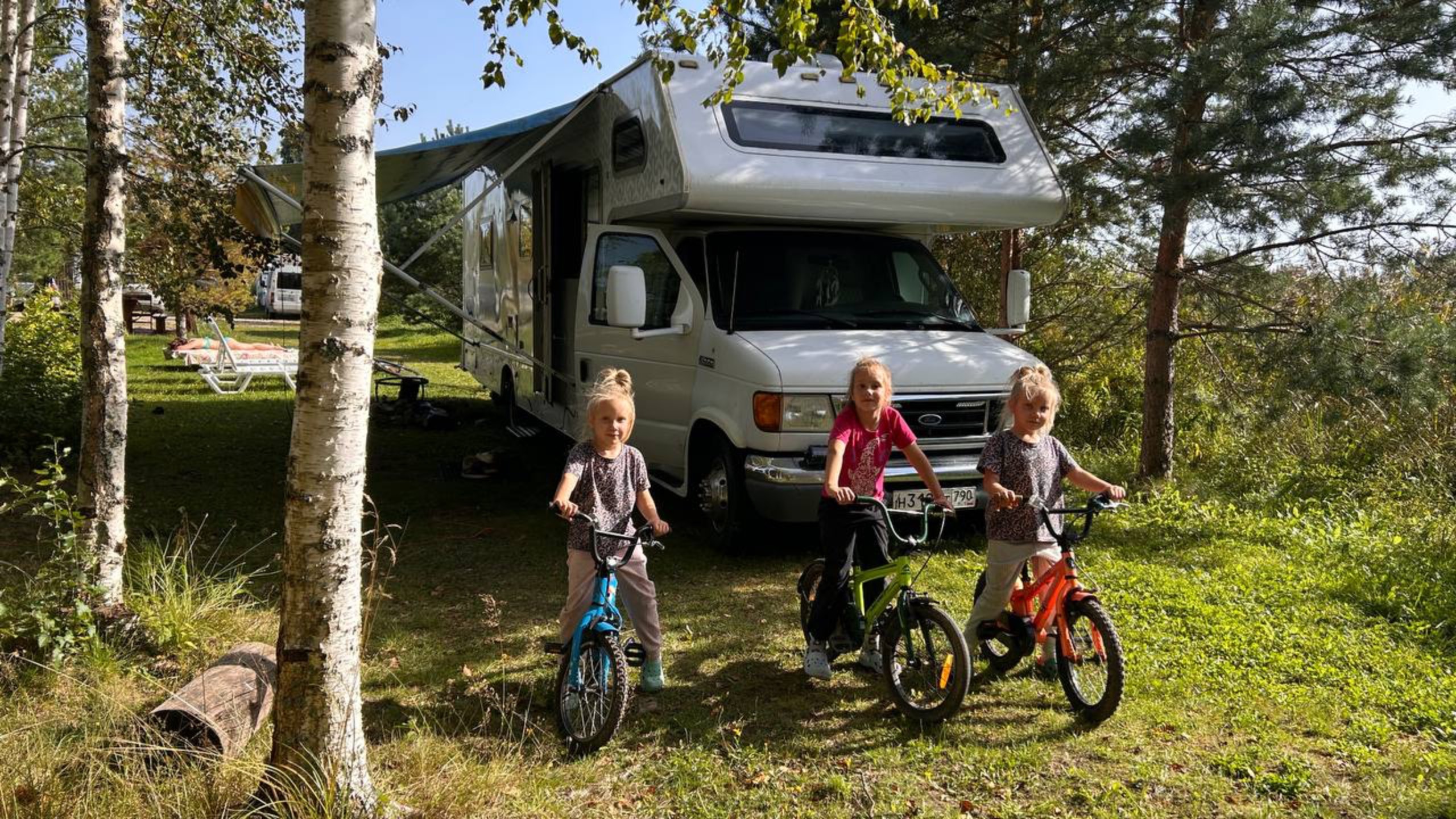 От Москвы до Селигера за рулём Автодома. Семейный дневник смотреть онлайн