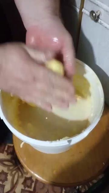 Чем он занимается? смотреть онлайн