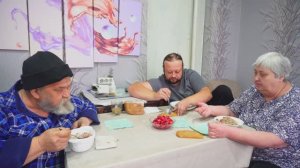 Так вкусно кушаем Тяжело переходить на полезное питание СИБИРЬ Муж прячет еду от жены и сына ВЛОГ