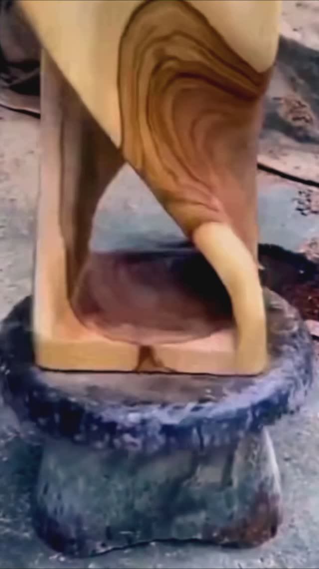 Табурет из цельной чурки!