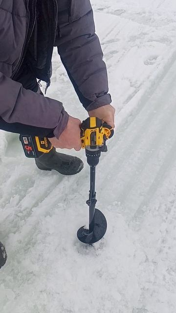 Не советую шуруповёрт Patuopro для зимней рыбалки! лёд 50+см шнек 150мм, шуруповёрт уходит в защиту! смотреть онлайн