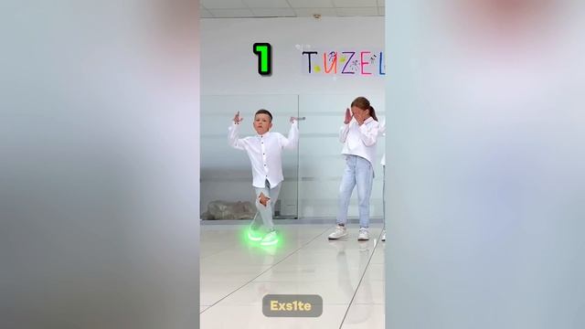ШАФФЛ БАТТЛ 😎🔥 КТО ЛУЧШИЙ ТАНЦОР? 🤔⭐️ TUZELITY SHUFFLE NEON MODE 😍