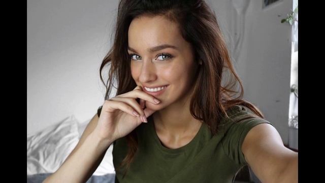 Джули Уркут ( Juli Urkut )