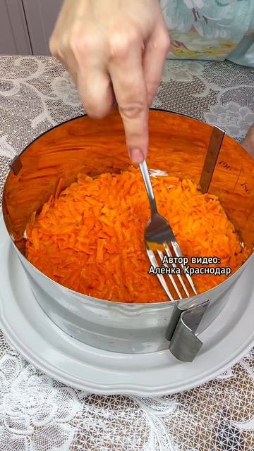 Рецепт простого и доступного салата из привычных продуктов. смотреть онлайн