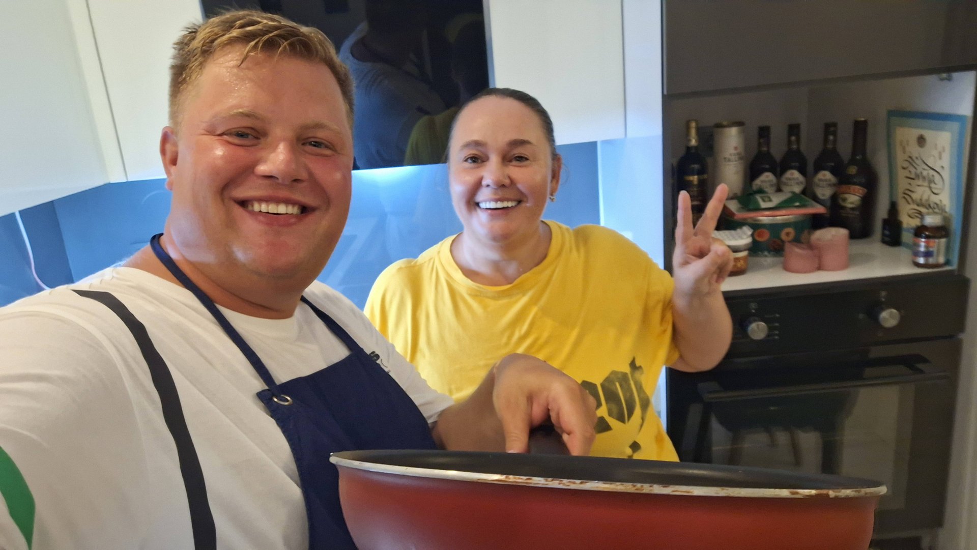 ПЕЧЁМ БЛИНЫ У ИННОЧКИ СУДАКОВОЙ @innasudakova В АЛАНЬЕ НАША ТРАДИЦИЯ смотреть онлайн