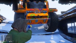 НАШЁЛ САМУЮ БОЛЬШУЮ МАШИНУ НА САМЫХ БОЛЬШИХ КОЛЕСАХ ! - БИТВА АВТОУГОНЩИКОВ В GTA 5 ONLINE