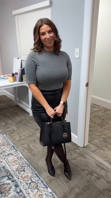 Wrapping up a productive afternoon. Do you review your goals daily or prefer a weekly reset? смотреть онлайн