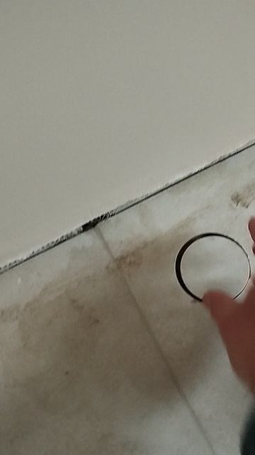 Датчик протечки в керамической плитке